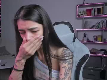 Vinkitinkii Chaturbate stream image from April 18, 2025