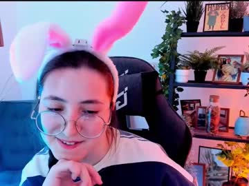 Virtualvoyant Chaturbate stream image from April 18, 2025