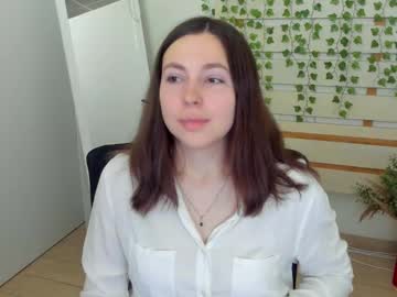 Kim_Go Chaturbate stream image from April 18, 2025