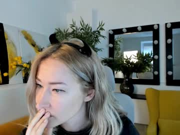 Astramonroe Chaturbate stream image from April 18, 2025