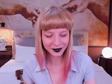 Dollypalmer Chaturbate stream image from April 18, 2025