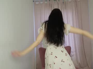 Kelly_Ember Chaturbate stream image from April 18, 2025