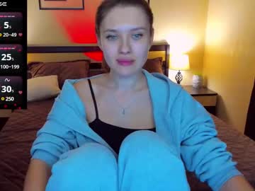 Sheillatyler Chaturbate stream image from April 18, 2025