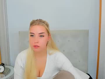 Kristyflowers Chaturbate stream image from April 18, 2025