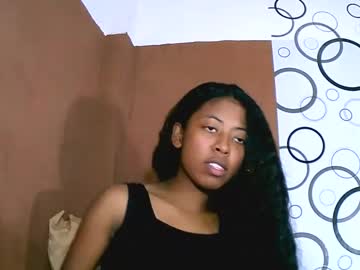 Joliekah27 Chaturbate stream image from April 18, 2025