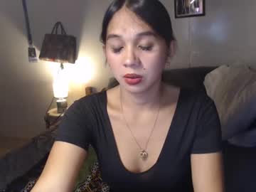 Lovelykatlyn Chaturbate stream image from April 18, 2025