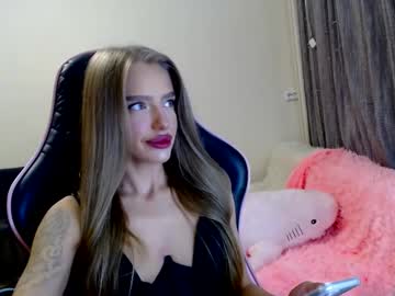 Mimi_Clo Chaturbate stream image from April 18, 2025