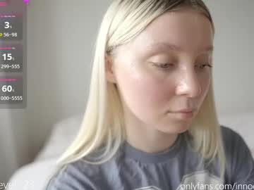 Pureangeldolores Chaturbate stream image from April 18, 2025