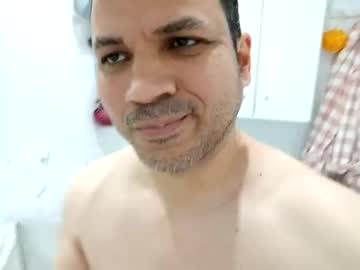 Revi1234 Chaturbate stream image from April 18, 2025