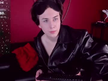 Adrianoaubert Chaturbate stream image from April 18, 2025