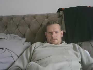 R33gofuckm33 Chaturbate stream image from April 18, 2025