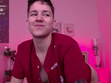 Jessyadore Chaturbate stream image from April 18, 2025