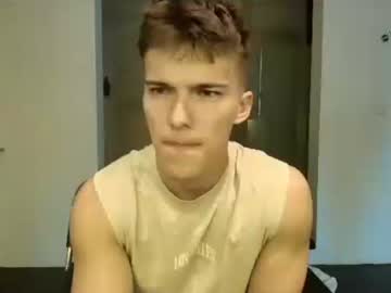 Milkmilkmilkh Chaturbate stream image from April 18, 2025