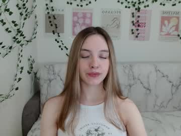 Adele0_0 Chaturbate stream image from April 18, 2025