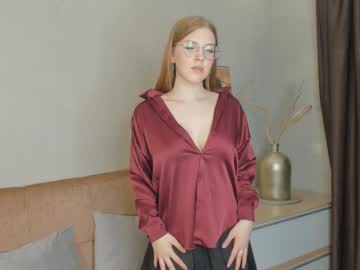 Devonacrosier Chaturbate stream image from April 18, 2025