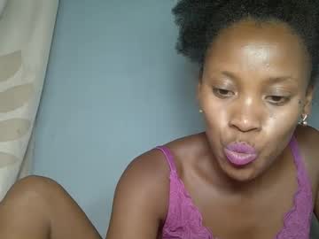 Elodie012 Chaturbate stream image from April 18, 2025