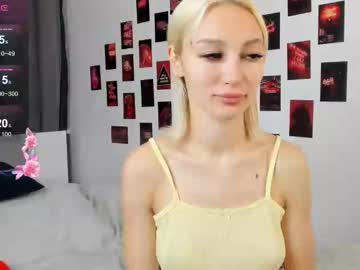 Emily__Yes Chaturbate stream image from April 18, 2025