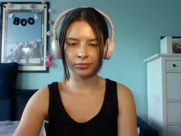 Laricenature Chaturbate stream image from April 18, 2025