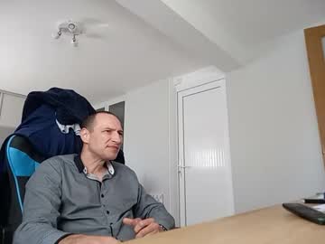Stickolive1 Chaturbate stream image from April 18, 2025