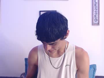 Harrythomson1 Chaturbate stream image from April 18, 2025