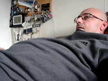 Ironkokkk Chaturbate stream image from April 18, 2025