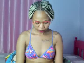 Prettybigclit_Ebony Chaturbate stream image from April 18, 2025