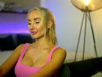 Blondiefromtheblock Chaturbate stream image from April 18, 2025