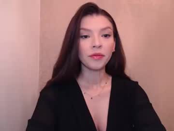 Missbeatrice Chaturbate stream image from April 18, 2025