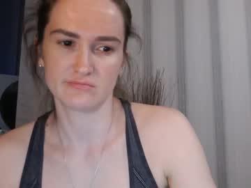 Pineapple__Mood Chaturbate stream image from April 18, 2025