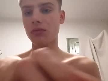 Boyblondhetero Chaturbate stream image from April 18, 2025