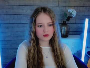 Selinswarovski Chaturbate stream image from April 18, 2025