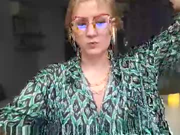Alelya Chaturbate stream image from April 18, 2025