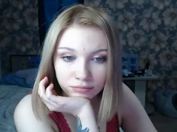 Aalicebubble Chaturbate stream image from April 18, 2025