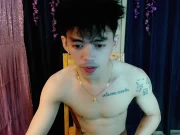 Urhunky_Boy Chaturbate stream image from April 18, 2025