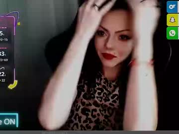Jazzminneluvv Chaturbate stream image from April 18, 2025