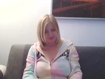 Lovestar544963 Chaturbate stream image from April 18, 2025