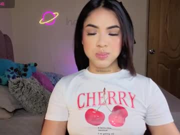 Maryybellax Chaturbate stream image from April 18, 2025