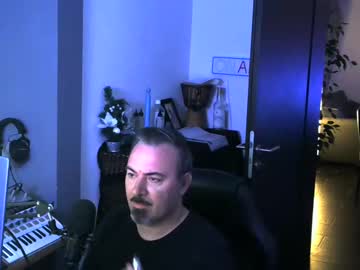 Mow4n Chaturbate stream image from April 18, 2025