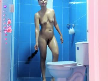 Oops_Yourcrotch Chaturbate stream image from April 18, 2025