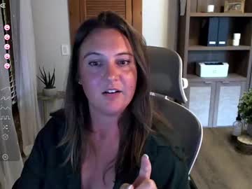 Paisleypeachx Chaturbate stream image from April 18, 2025
