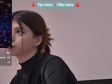 Sierra_Halle Chaturbate stream image from April 18, 2025