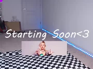 Petitebrat Chaturbate stream image from April 18, 2025