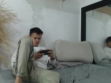 2_Latinboys Chaturbate stream image from April 19, 2025