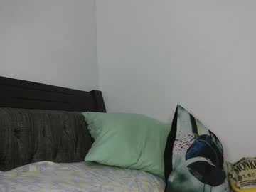 Allyson_4 Chaturbate stream image from April 19, 2025