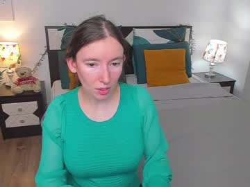 Catherinewalls Chaturbate stream image from April 19, 2025
