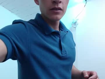 Anddyfetiish Chaturbate stream image from April 19, 2025