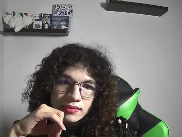 Heliauwu Chaturbate stream image from April 19, 2025