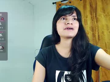 Moccaaaa Chaturbate stream image from April 19, 2025