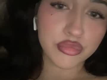 Zzzdoll Chaturbate stream image from April 19, 2025