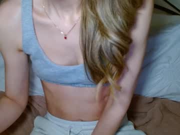 Januarydaze Chaturbate stream image from April 19, 2025